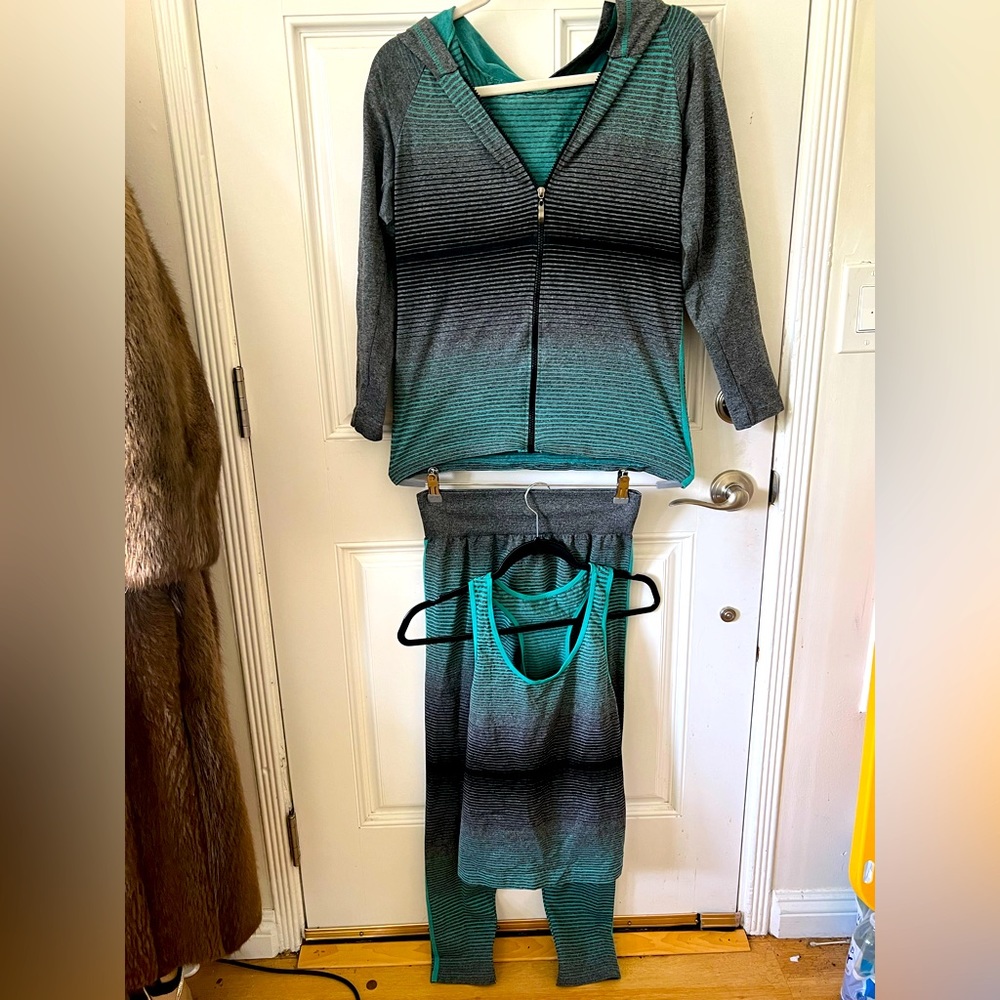 Stretchy 3-Pc Yoga Set Grey & Turquoise  Tank Leggings Zip Hoodie Set One Size